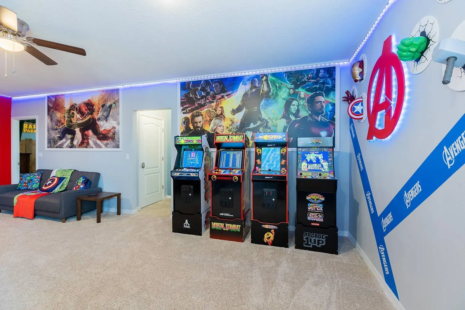 Super Themed House W Pool Theater Much More Davenport