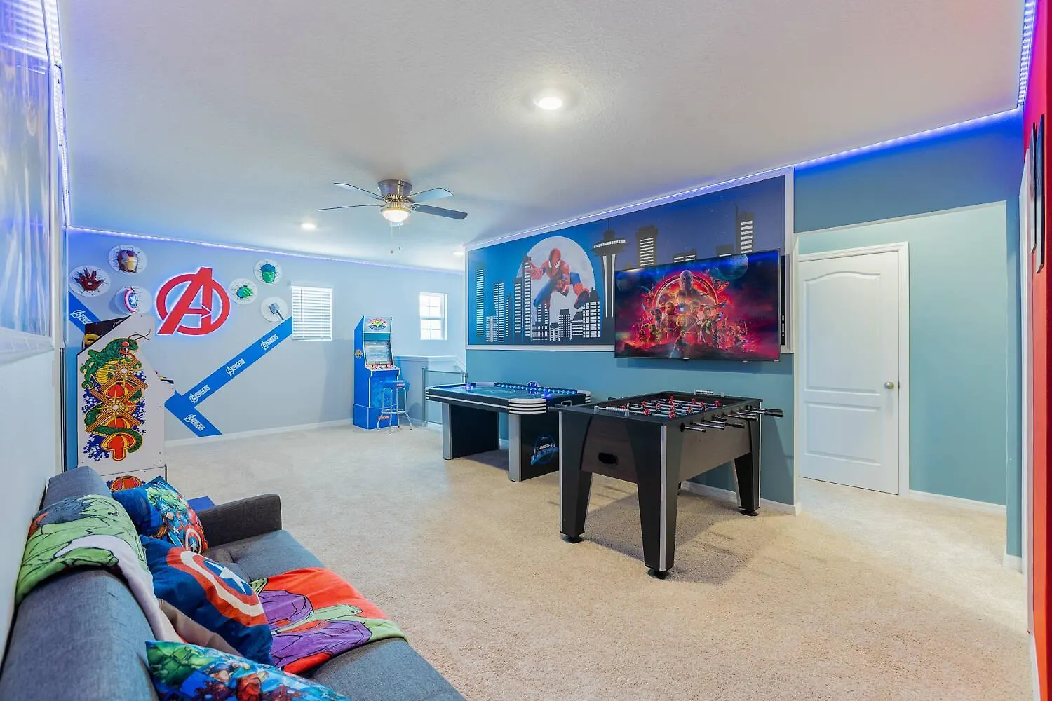 Holiday home Super Themed House W Pool Theater Much More Davenport